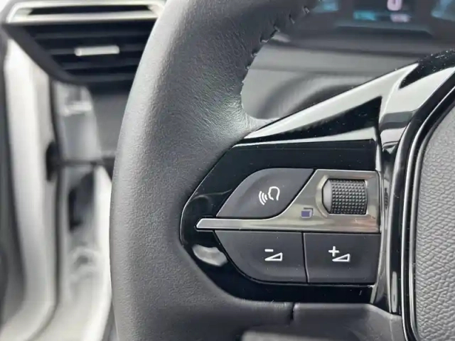 Peugeot 208 electrique 50 kwh 136ch — photo 78