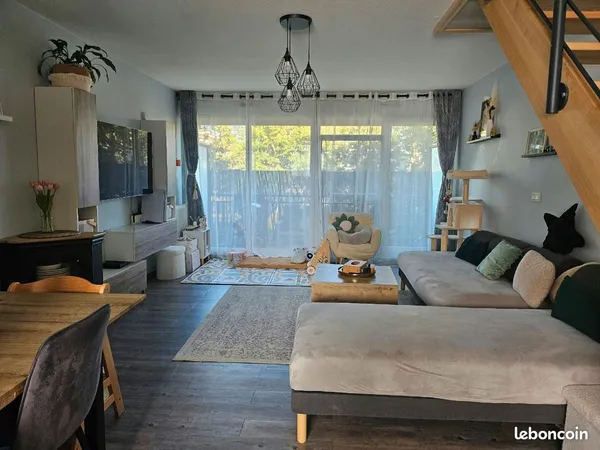 T3 duplex 72m² haut de chazal - 2 extérieurs - 2 parkings