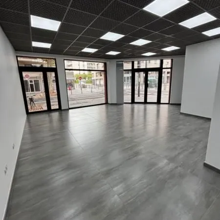 Local commercial 90 m²
