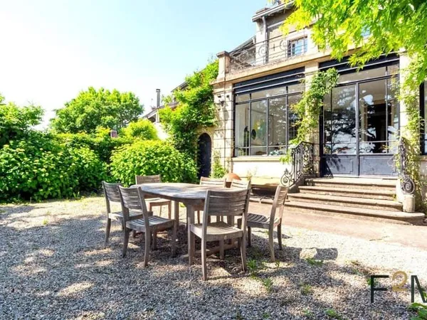 Villa 7 pièces 245 m²
