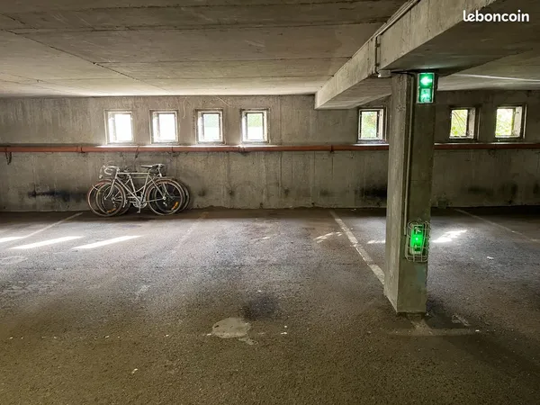 Parking sécurisé 12 m2 à vendre (Versailles, rue de l'ermitage)
