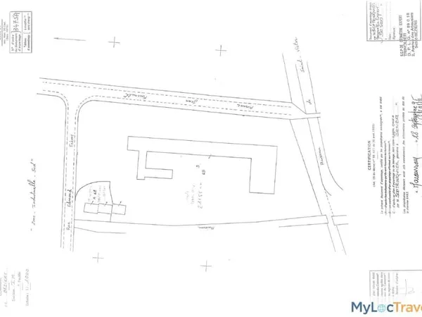 Ensemble de bureaux d'environ 800 m2 sur 2 niveaux avec terr