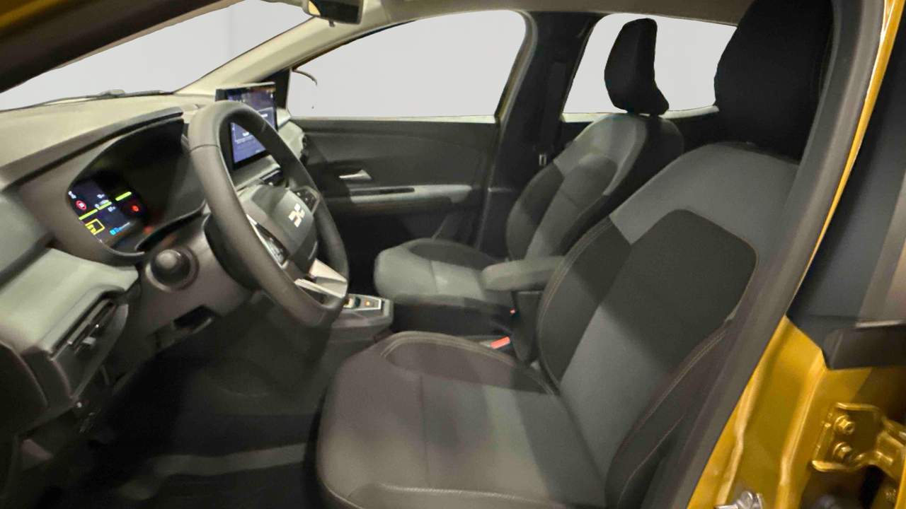 Dacia Sandero Hybrid 155 — photo 11