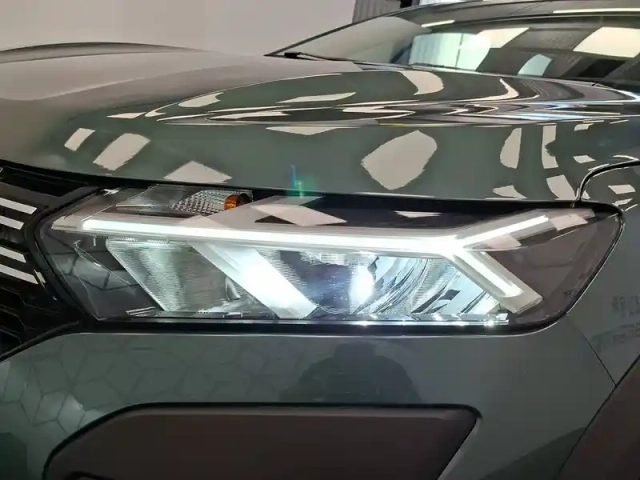 Dacia Sandero eco-g 100 gsr2 — photo 35