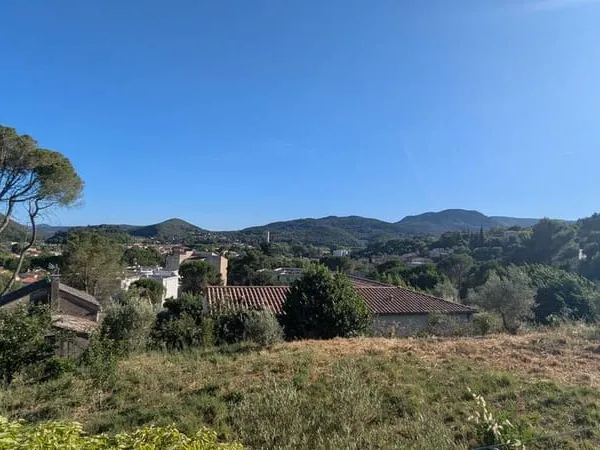 Terrain 437 m²