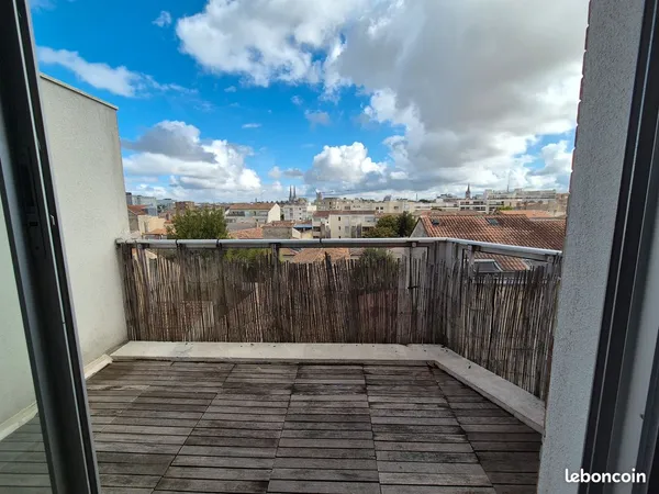 T2 Terrasse Vue Parking dernier étage