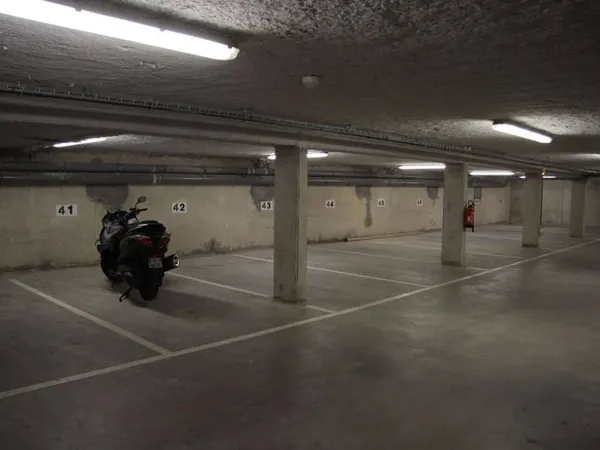 Parking 12 m²