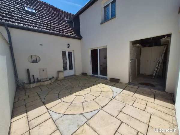 Maison en pierre 108m² avec terrasse 30m² - Roucy (02160)