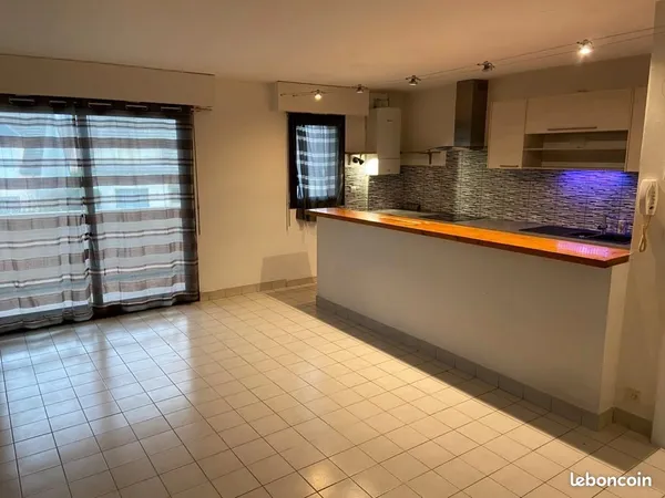 Appartement 2P avec terrasse , boxe, cave