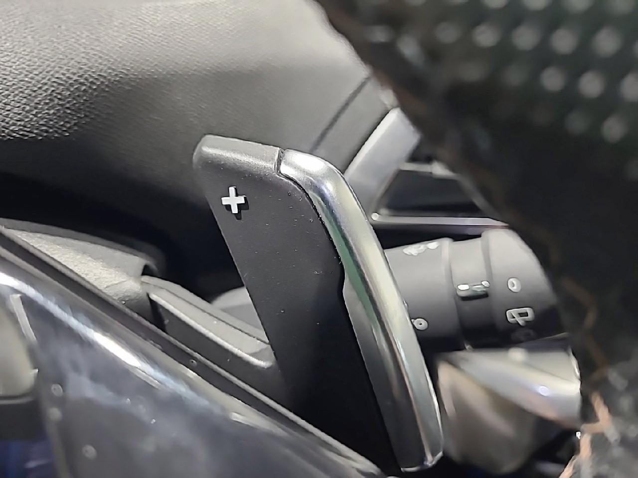 Peugeot 3008 hybrid4 300 e-eat8 gt — photo 23