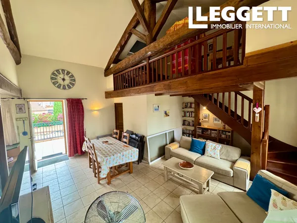 Charmant appartement situé dans une résidence sécurisée, avec piscine. 2 chambres, 2 salles de bains