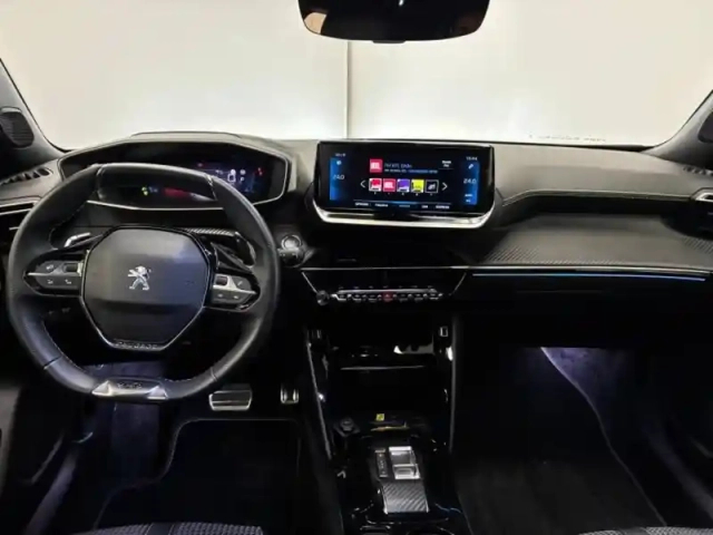 Peugeot 2008 1.2 puretech 130ch s&amp;s gt eat8 — photo 11