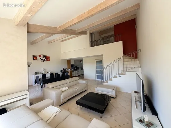Maison familiale d'exception de 143 m² - Vue dégagée, entre ville et mer