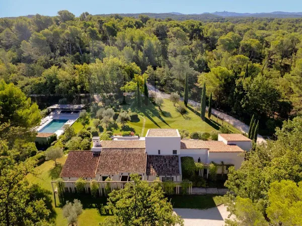 Maison 8 pièces 286 m²