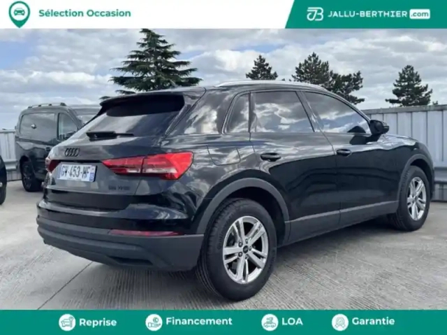 Audi Q3 35 tfsi 150ch design s tronic 7 — photo 5