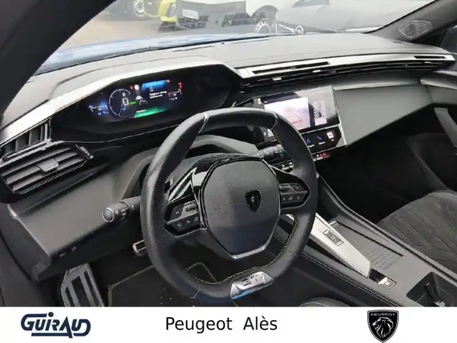 Peugeot 308 phev 180 e-eat8 — photo 8