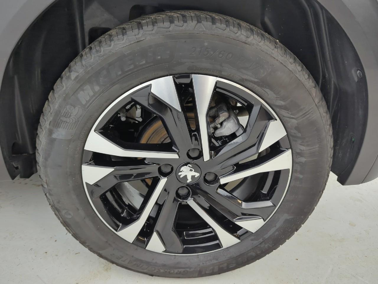 Peugeot 2008 puretech 130 s&s eat8 allure pack — photo 17