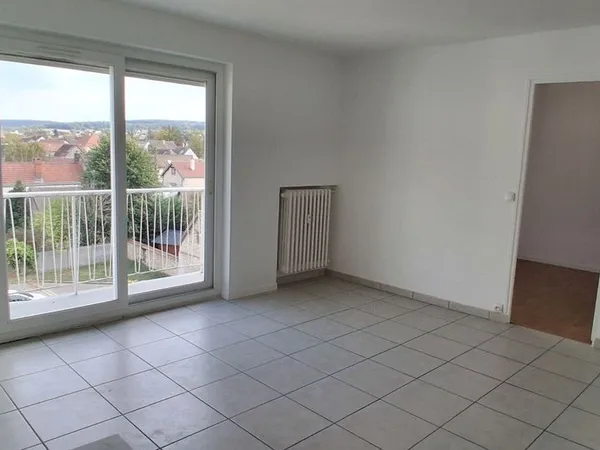 T3 60 m² - grand séjour 27 m² - dernier étage - rénové - Vernon