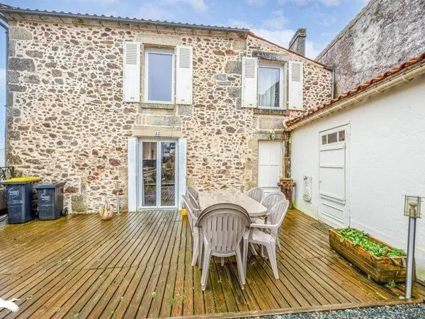 Maison 6 pièces 196 m²