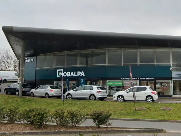 Local commercial 313 m² Osny