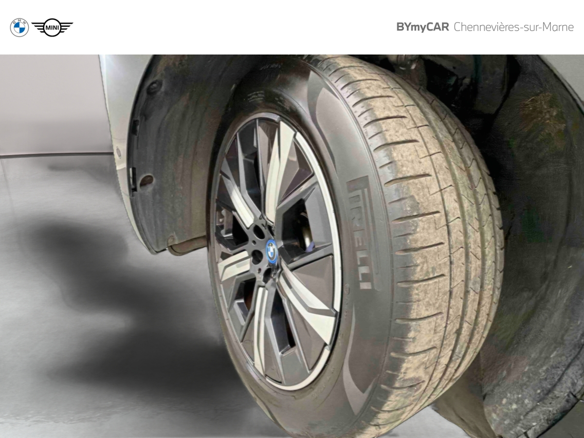 BMW iX xDrive40 326ch — photo 16