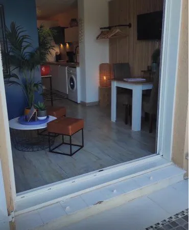 Loue studio port Cogolin à l année