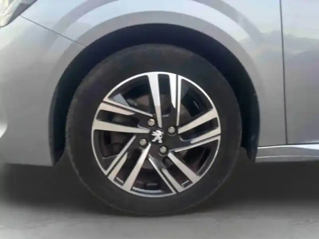 Peugeot 208 1.2 puretech 100ch s&amp;s allure 118g — photo 10