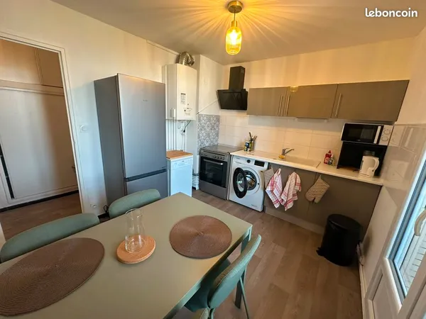 Chambre meublée - Colocation Vénissieux (Moulin à Vent) - accès rapide T6/T4 - limite Lyon