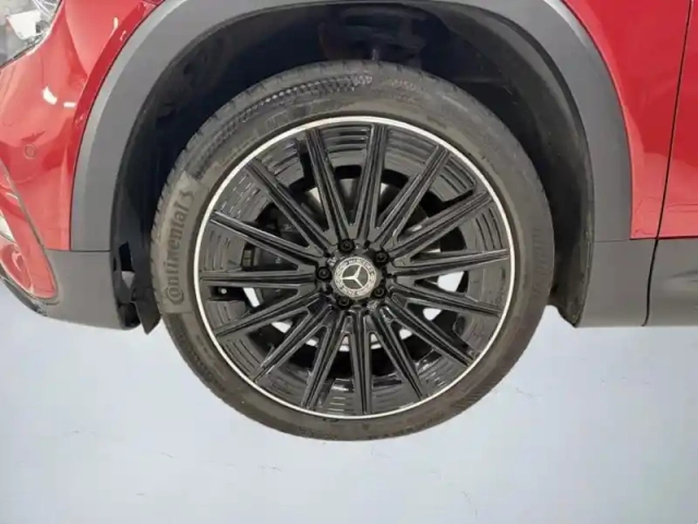 Mercedes Glb 200 d amg line — photo 29