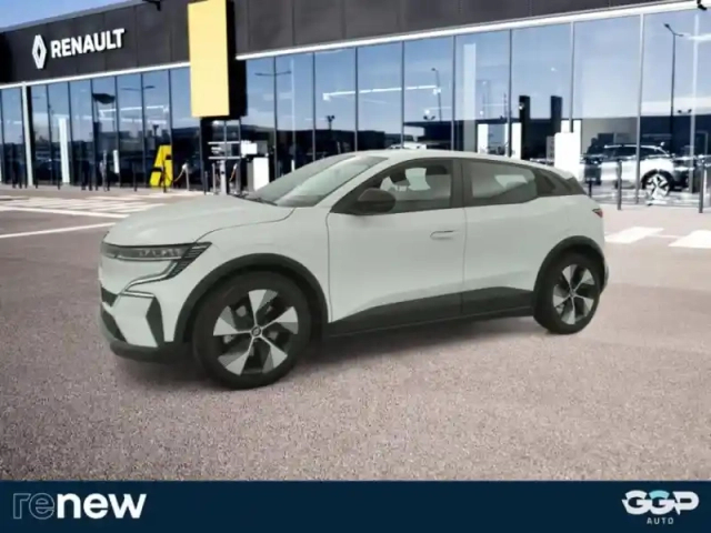 Renault Megane e-tech electric ev40 130ch equilibre standard charge — photo 12