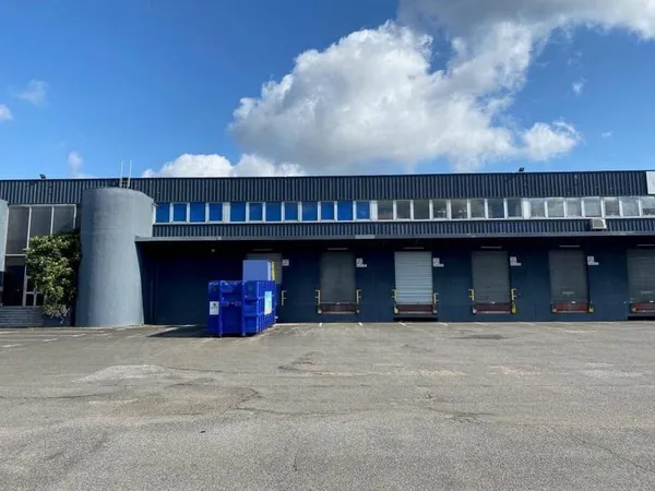 Local d'activité 3841 m²