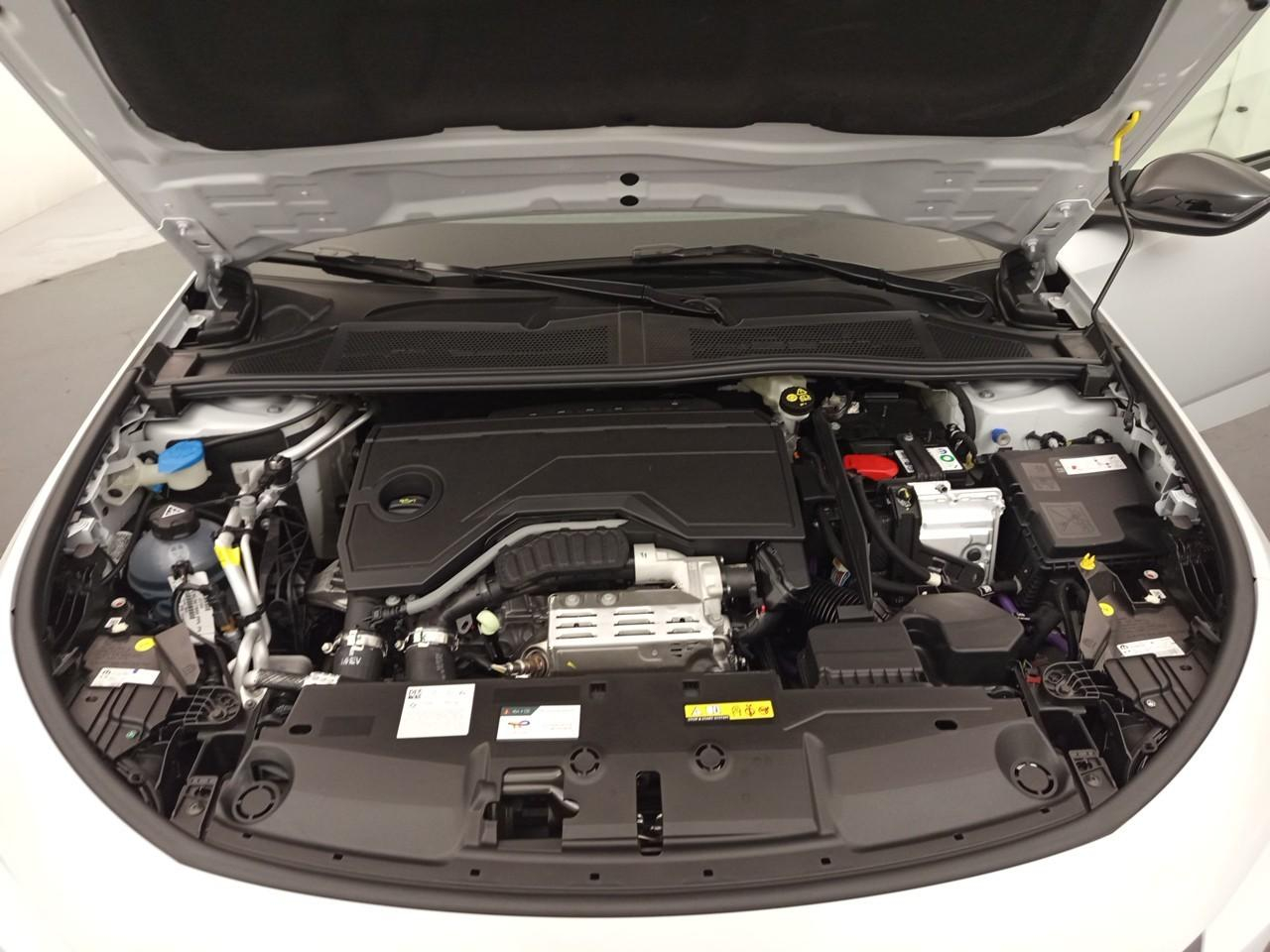 Peugeot 308 sw hybrid 145 e-dcs6 allure — photo 15