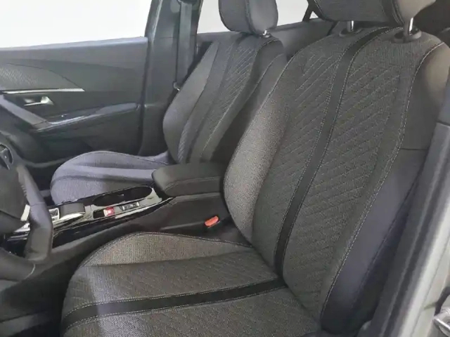 Peugeot 2008 puretech 130 s&amp;s eat8 — photo 11