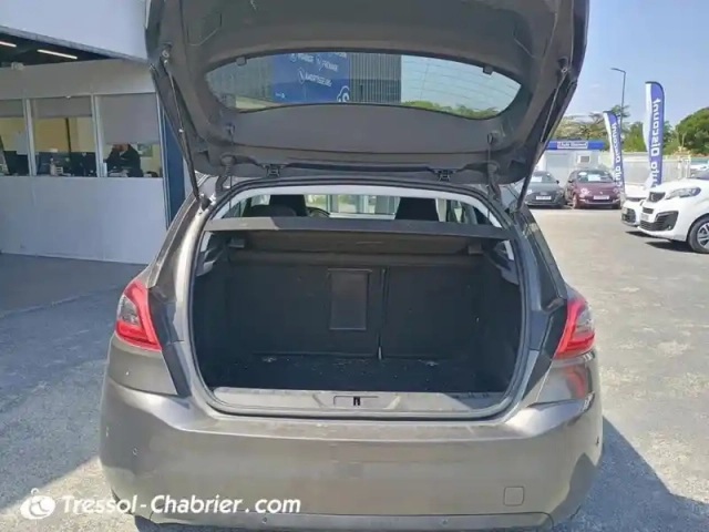 Peugeot 308 puretech 130ch s&amp;s eat8 allure pack — photo 8