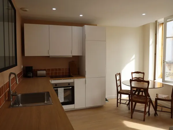 T2 meublé 38 m² hyper-centre Nancy refait à neuf