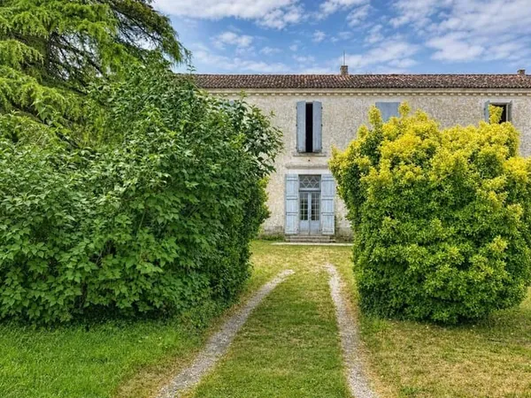 Château 7 pièces 400 m²