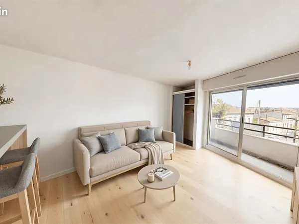Studio 23,70 m² balcon et ascenseur, Bordeaux Nansouty, rentabilité brute 8,5 %