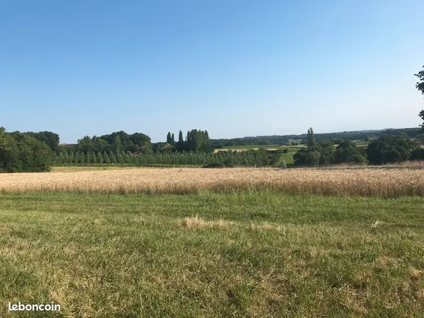 Jolis terrains de 2000 m2 avec vue sur la campagne à seulement 45 min de Bordeaux