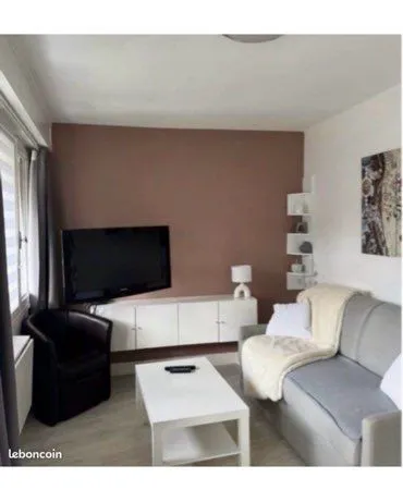 Joli studio meublé équipé
