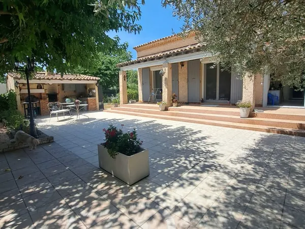 MAISON DE 186 M2 AVEC T2 INDÉPENDANT, PISCINE ET TERRAIN DE