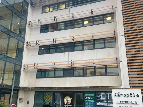 Bureaux 178 m² GUIPAVAS