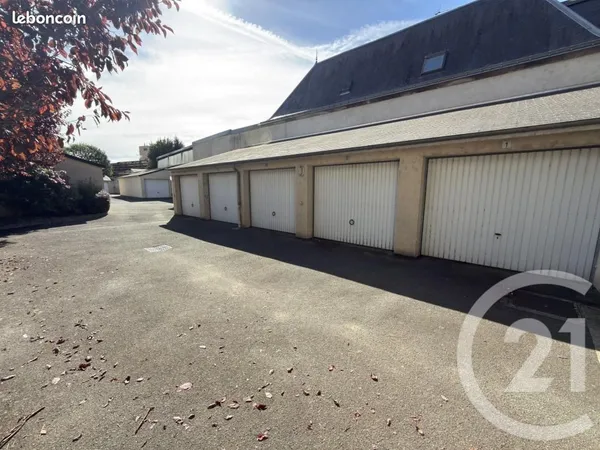 Garage/box 273 m² Le Mans