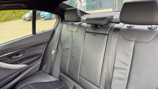 BMW Serie 3 318d 150 Steptronic8 - M Sport – 2016 – 153672 km – Diesel – Boîte Automatique — photo 48