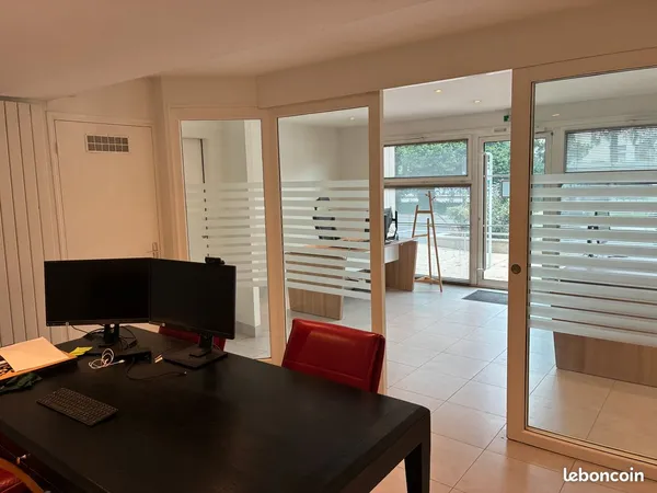 Local commercial + stationnement - 40 m² QUIMPER