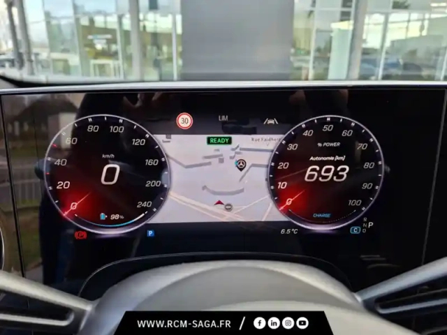 Mercedes Cla coupe 250+ avec technologie eq limited edition — photo 14