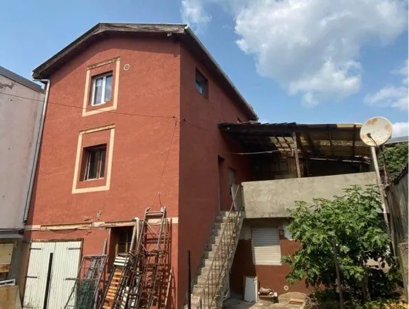 2 maisons à rénover entièrement
