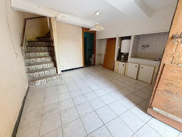 Maison à rénové sur Puissalicon 1 face