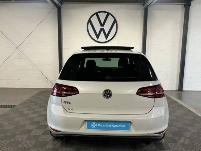 Volkswagen Golf 2.0 tsi 230 bluemotion technology dsg6 — photo 5