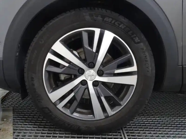 Peugeot 3008 1.2 puretech 130ch s&amp;s allure eat8 — photo 10