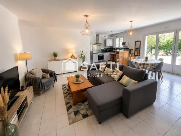 Maison Familiale Trois chambres .